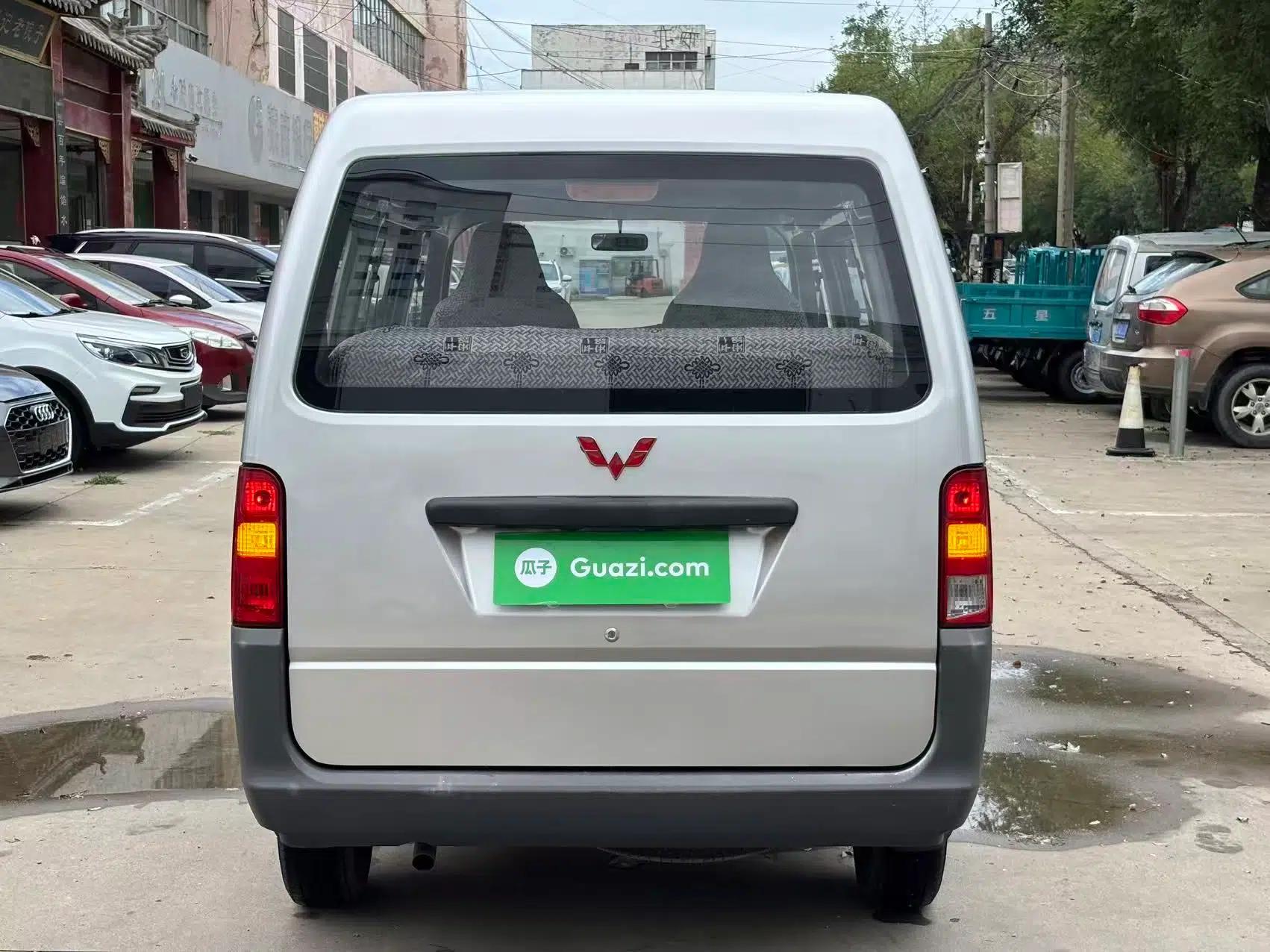 Wuling Zhiguang 2023 1.5L Practical Version 5/7 Seats — миниатюра 5