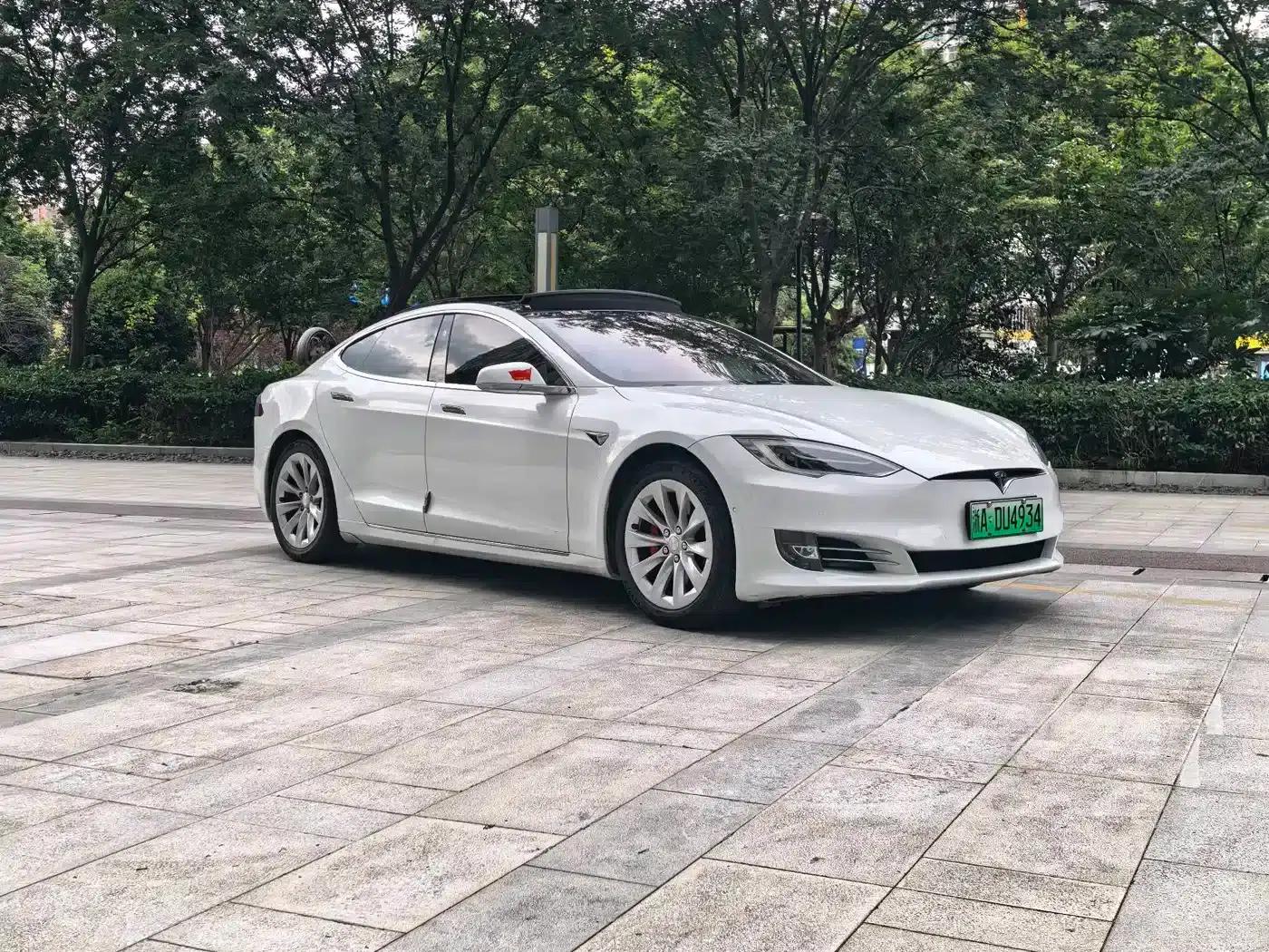 2017 Model S 75D Standard Range — миниатюра 3