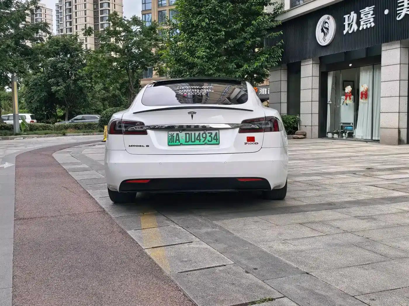 2017 Model S 75D Standard Range — миниатюра 4