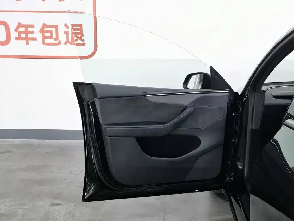 Model Y L 2025 Long Range All-Wheel Drive — миниатюра 8