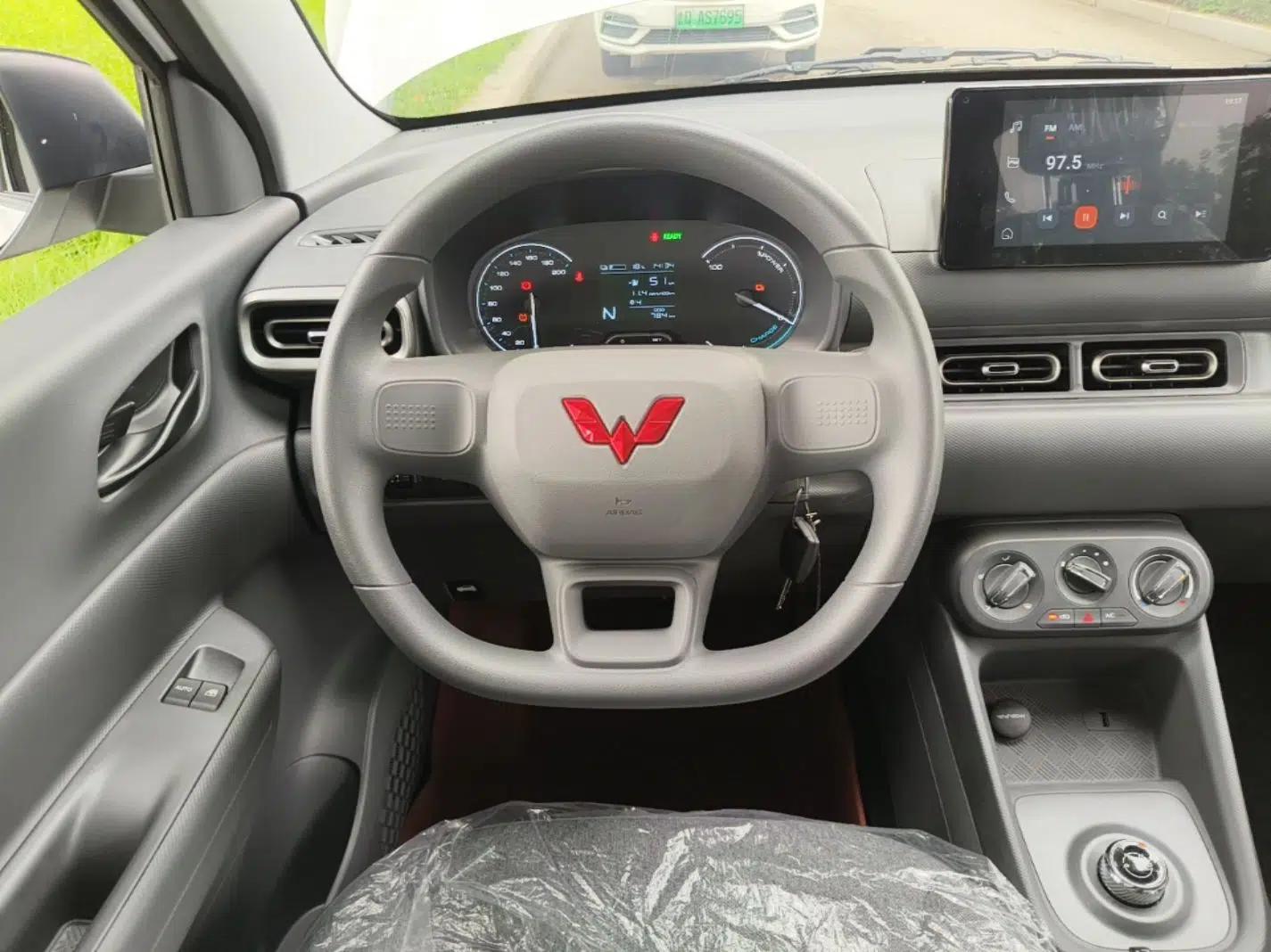 Wuling Hongguang New Energy 2024 All-Electric Model 300KM Standard Version — миниатюра 13