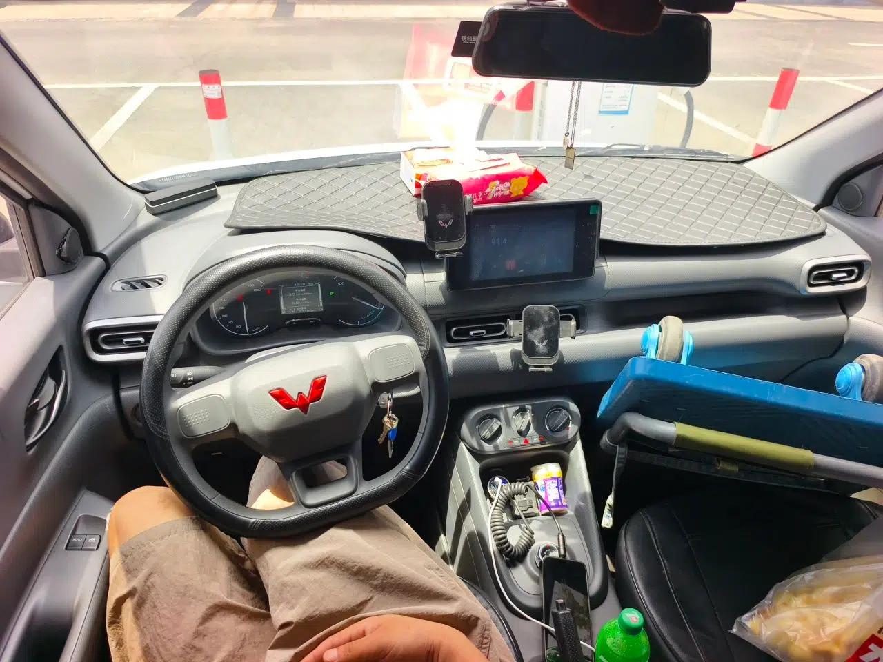 Wuling Hongguang New Energy 2025 Extended-Range Hybrid 50 km Standard Version — миниатюра 18