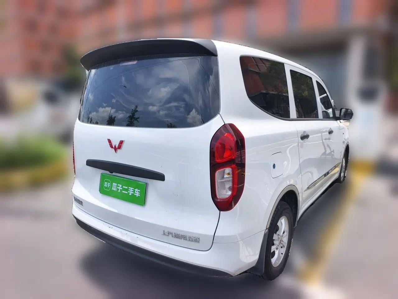 Wuling Hongguang New Energy 2025 Extended-Range Hybrid 50 km Standard Version — миниатюра 6