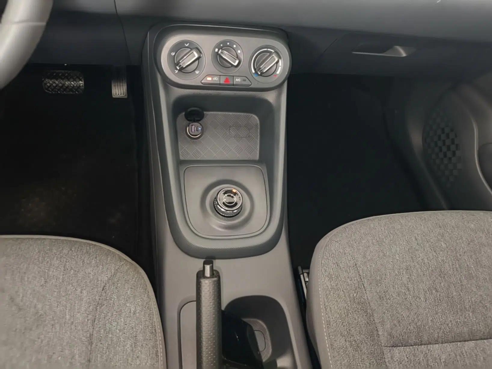 Wuling Hongguang New Energy 2024 All-Electric Model 300KM Practical Version — миниатюра 21
