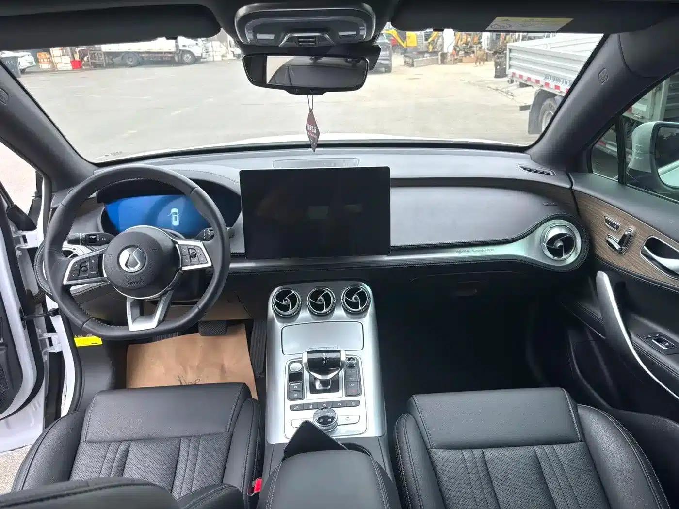 Denza X 2020 PHEV Classic Edition — миниатюра 5
