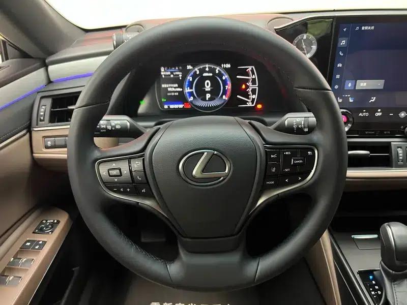 Lexus ES 2025 200 Premium Edition — миниатюра 13