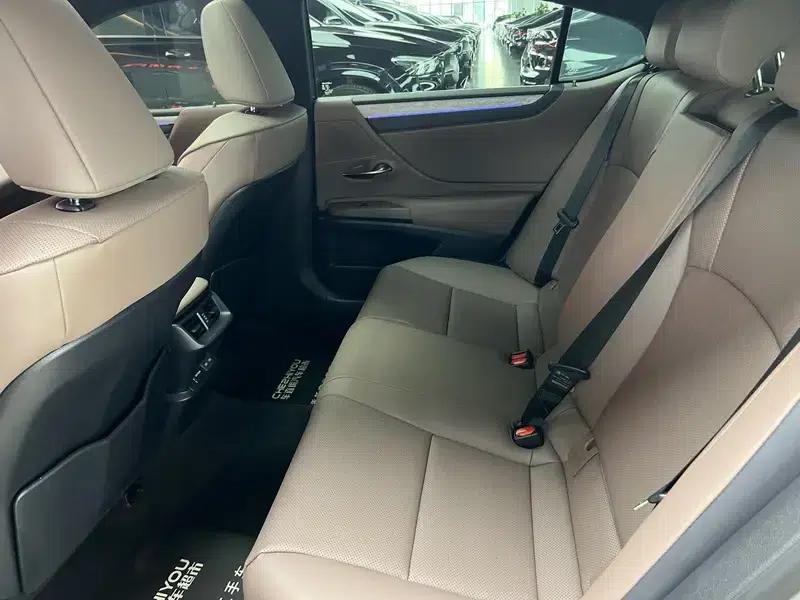 Lexus ES 2025 200 Premium Edition — миниатюра 19