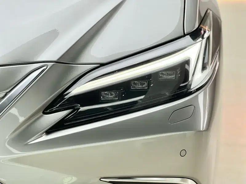 Lexus ES 2025 200 Premium Edition — миниатюра 6
