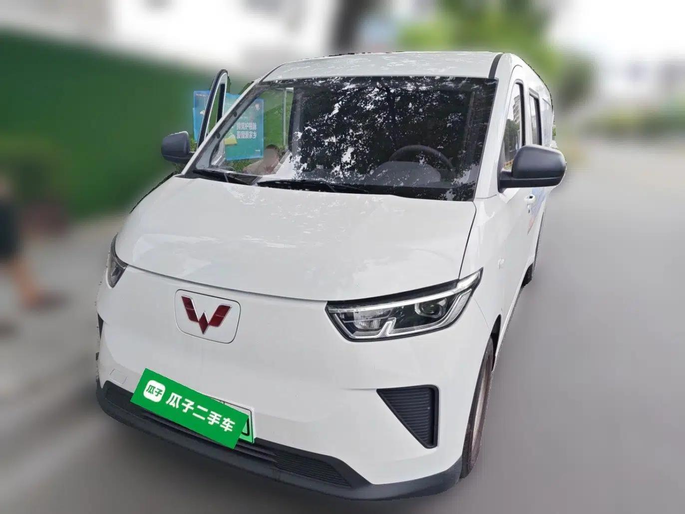 Wuling Yangguang 2026 Model, 330km Bus Comfort Edition — миниатюра 1