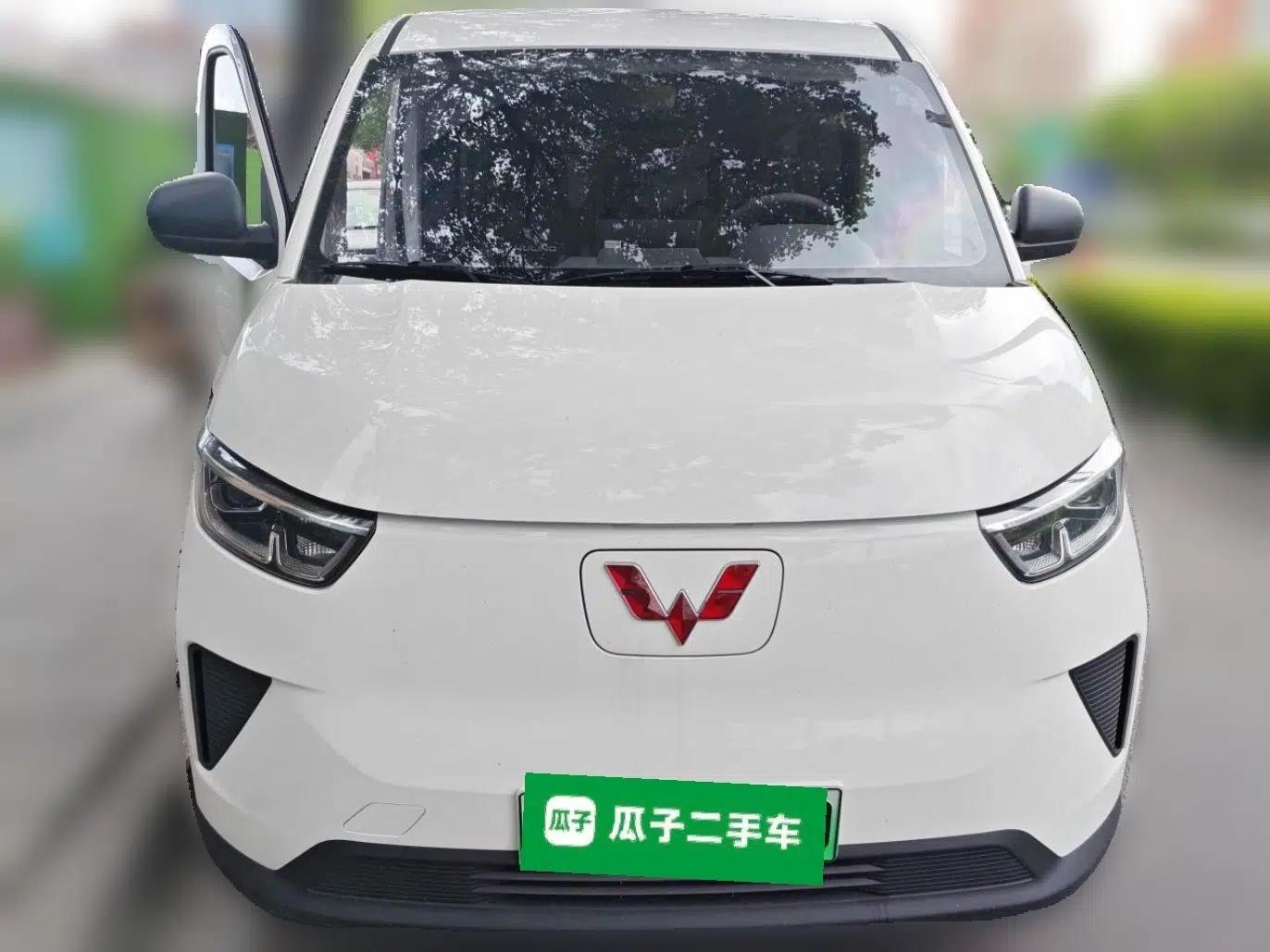 Wuling Yangguang 2026 Model, 330km Bus Comfort Edition — миниатюра 2