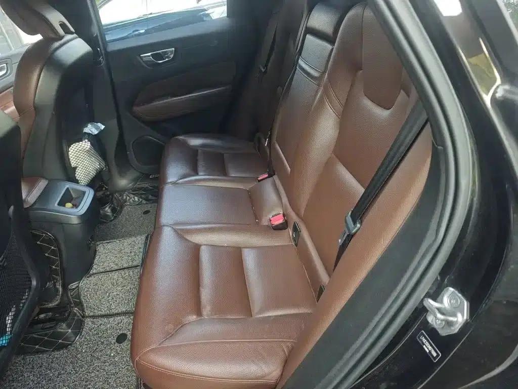 2021 Volvo XC60 T5 AWD Inscription Luxury Edition — миниатюра 18