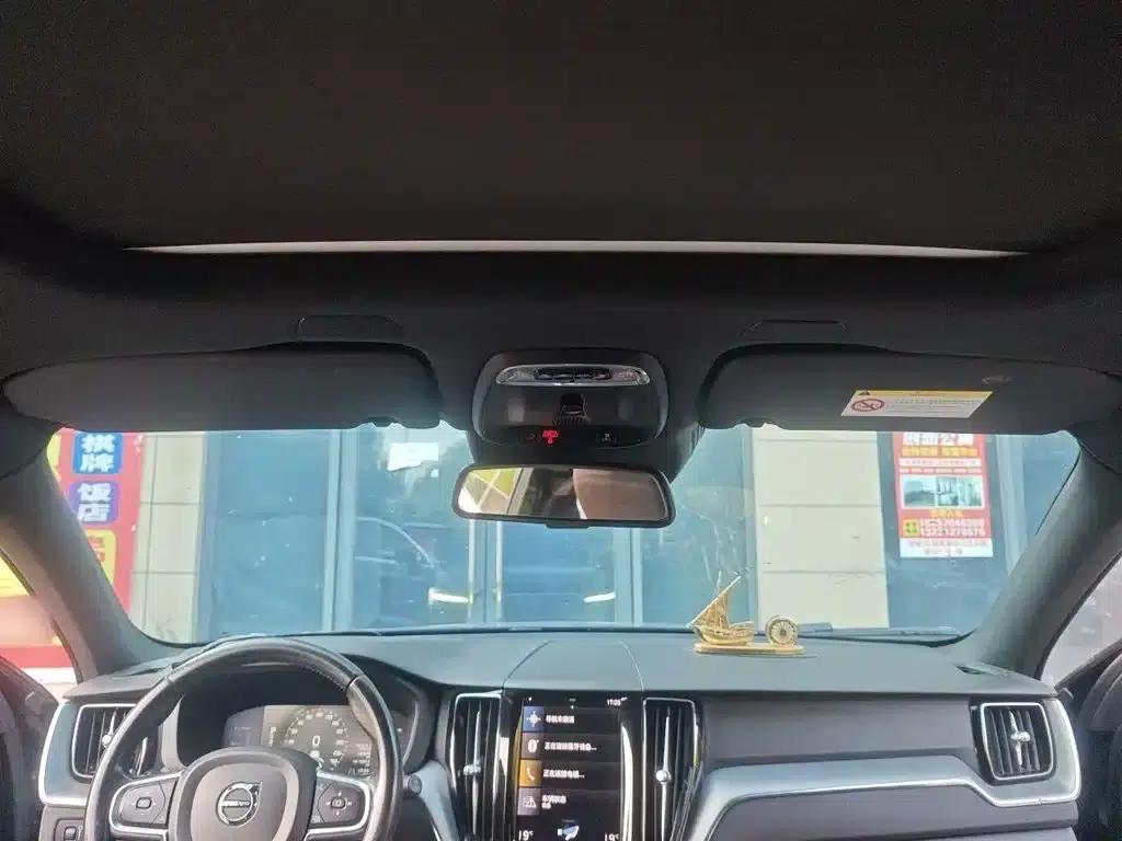 2021 Volvo XC60 T5 AWD Inscription Luxury Edition — миниатюра 19