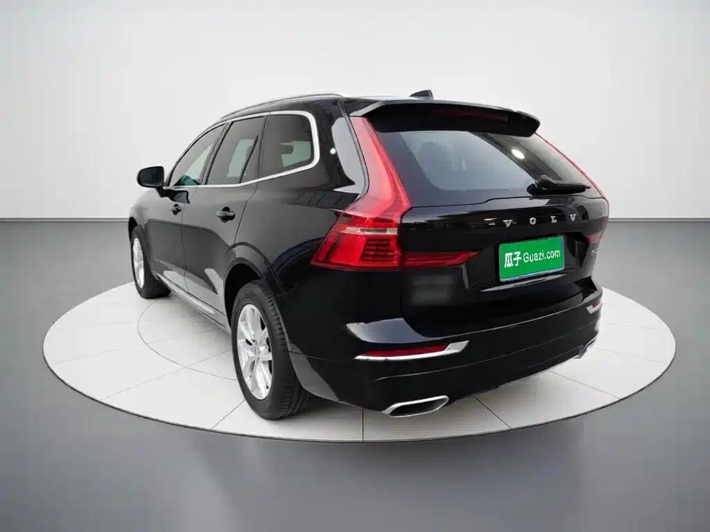 2021 Volvo XC60 T5 AWD Inscription Luxury Edition — миниатюра 4