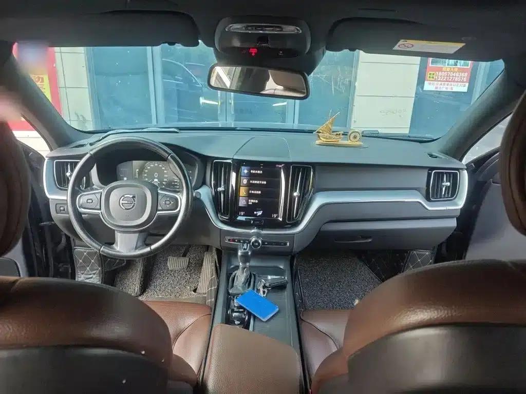 2021 Volvo XC60 T5 AWD Inscription Luxury Edition — миниатюра 10