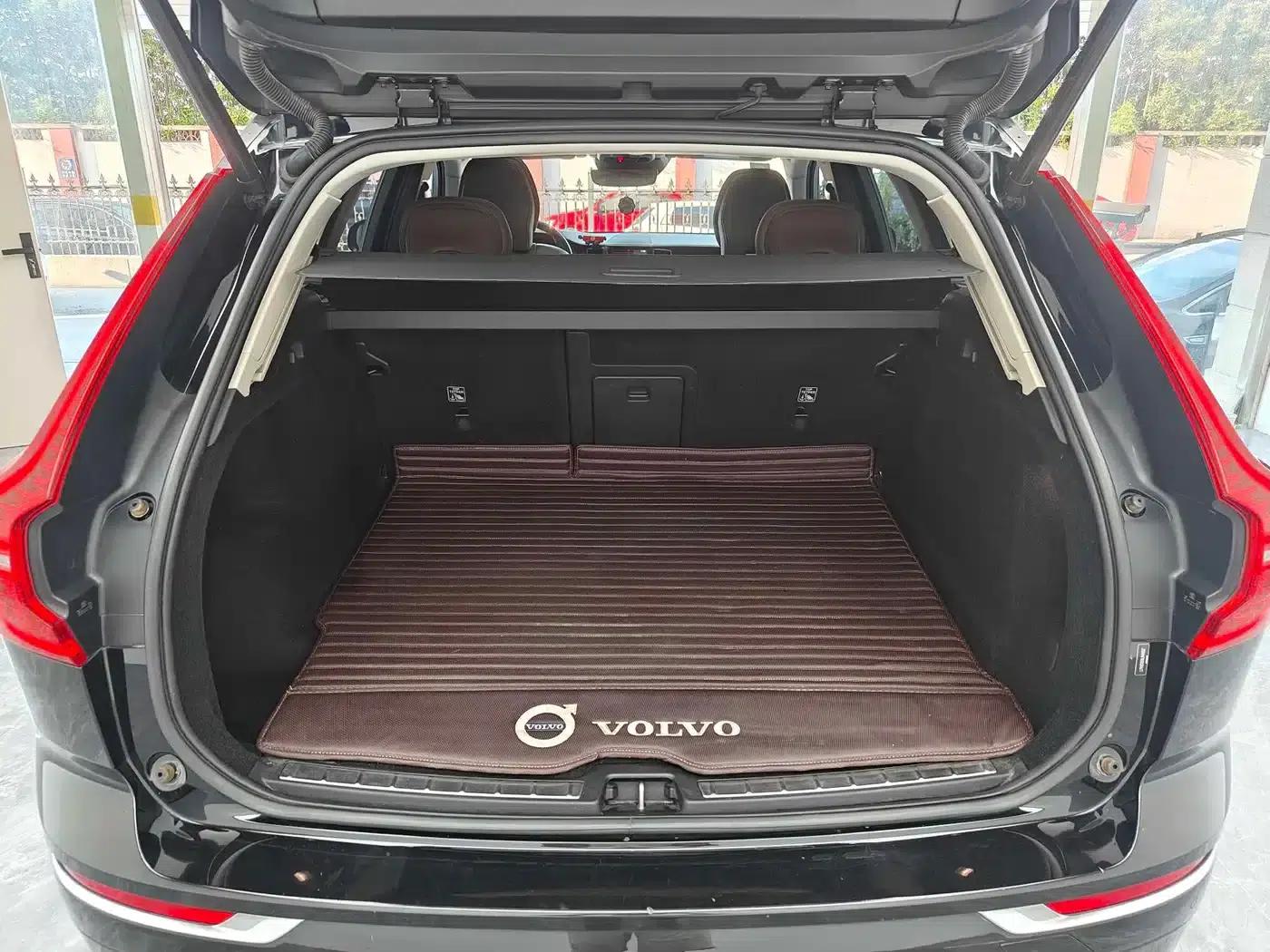 2020 Volvo XC60 T5 AWD Inscription Luxury Edition — миниатюра 16