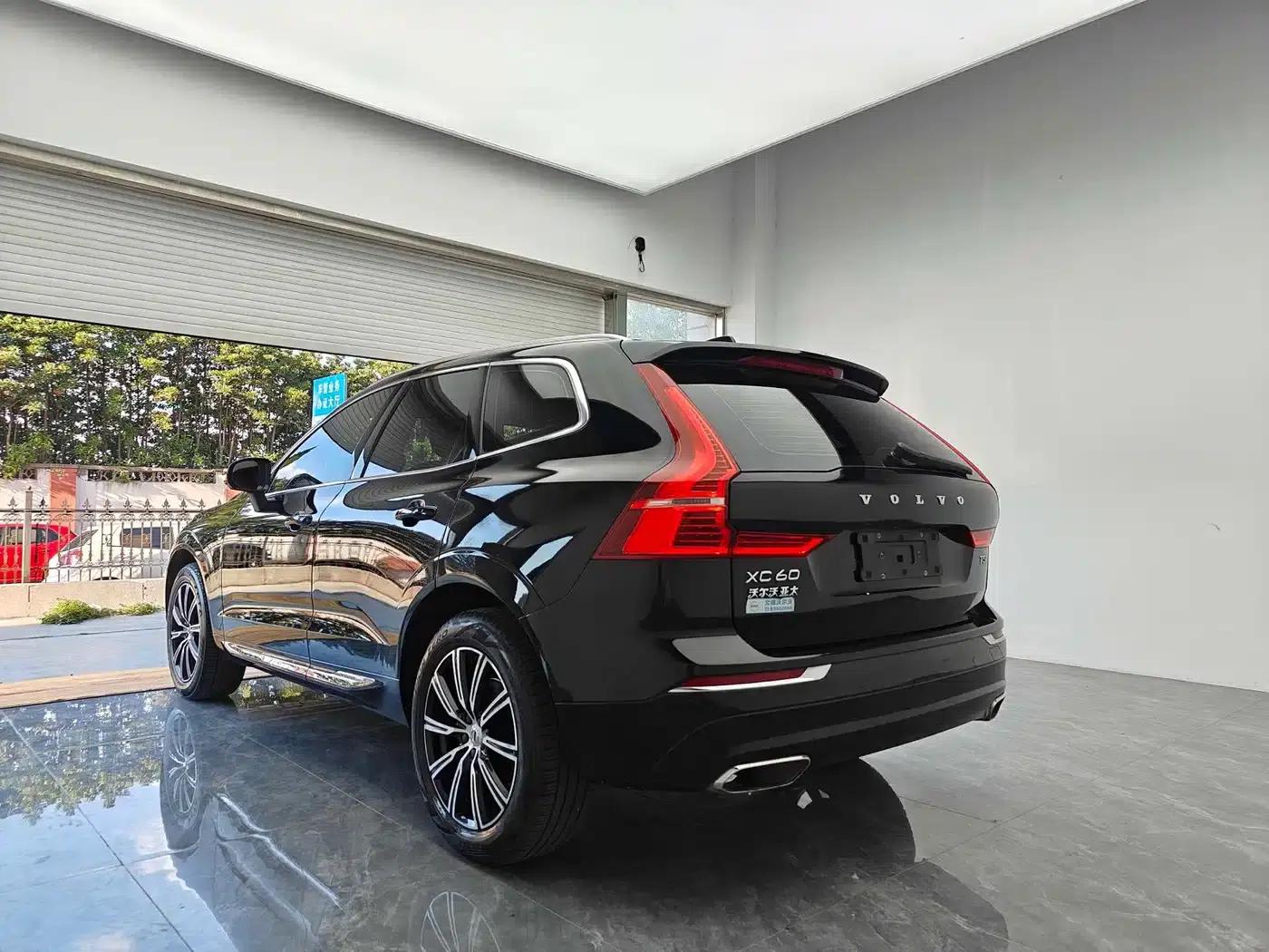 2020 Volvo XC60 T5 AWD Inscription Luxury Edition — миниатюра 6