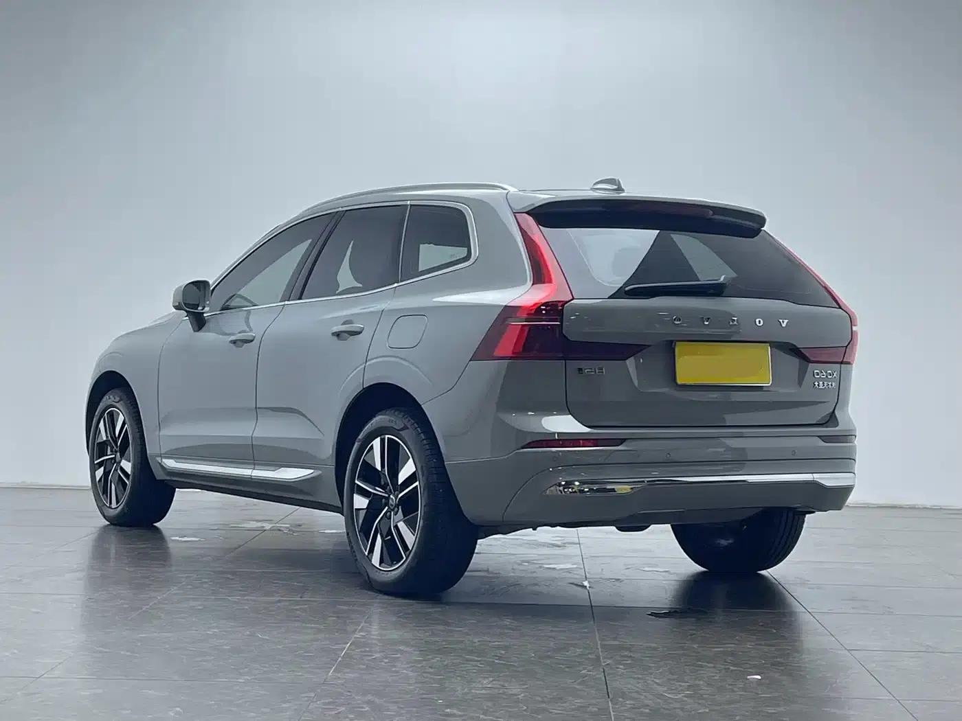 2026 Volvo XC60 B5 AWD Inscription Luxury Edition — миниатюра 6