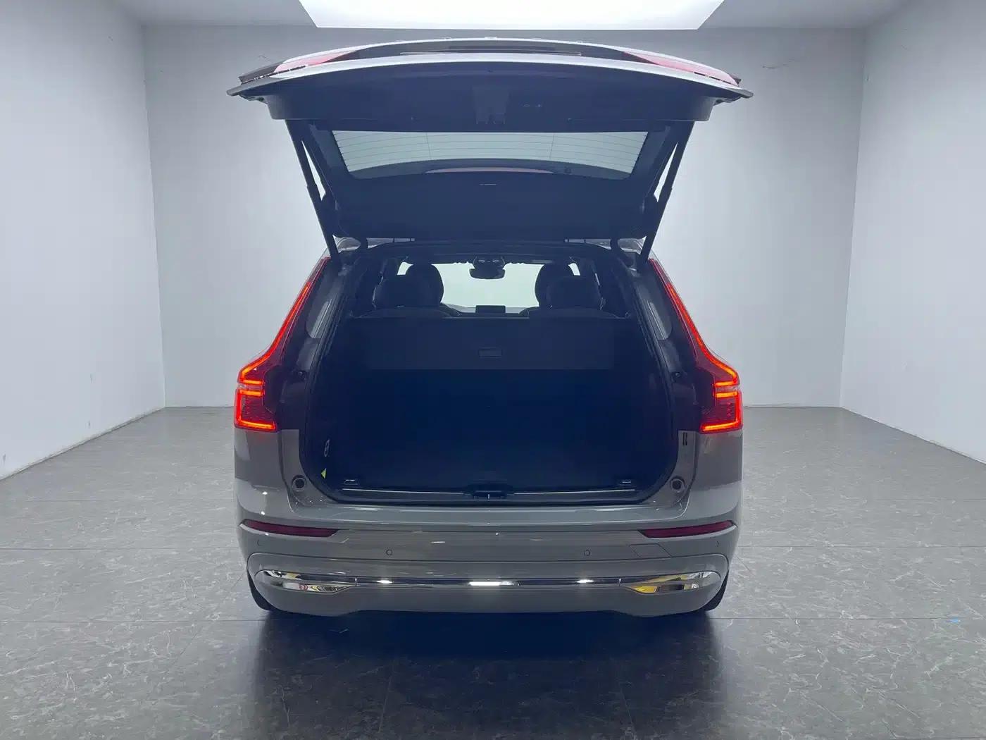 2026 Volvo XC60 B5 AWD Inscription Luxury Edition — миниатюра 7