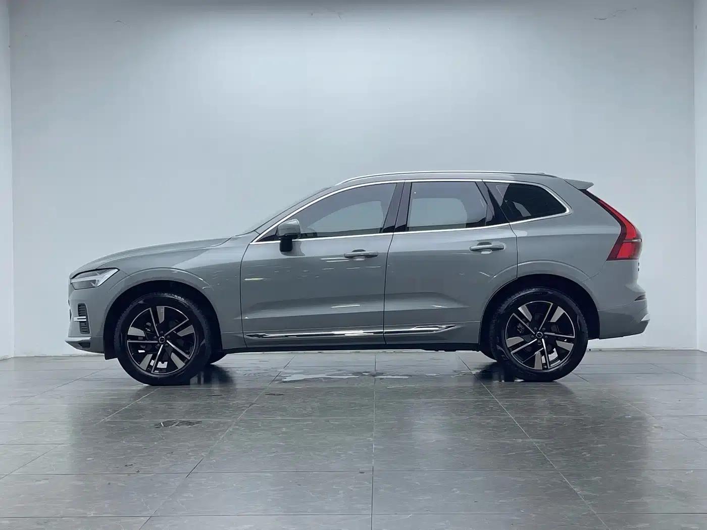 2026 Volvo XC60 B5 AWD Inscription Luxury Edition — миниатюра 8