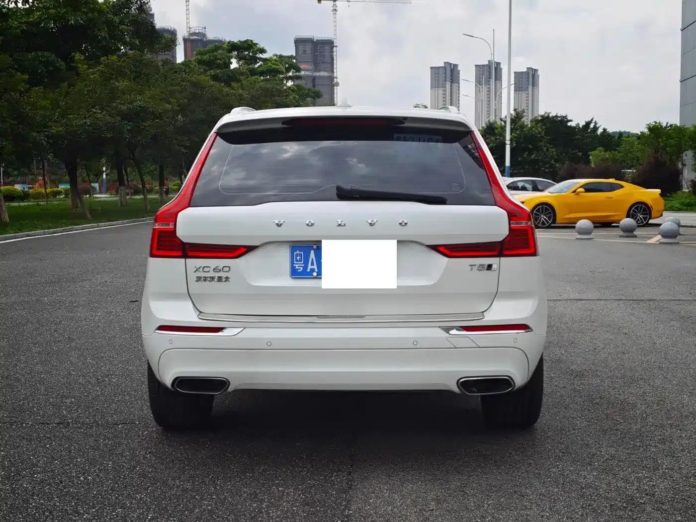 2021 Volvo XC60 T5 AWD Inscription Luxury Edition — миниатюра 18