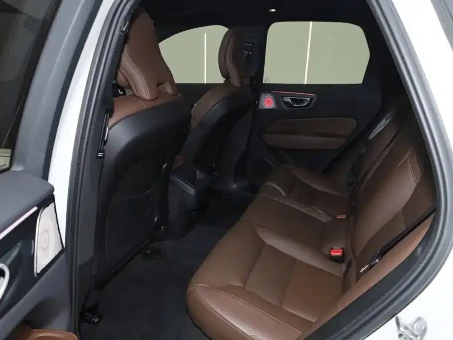 2025 Volvo XC60 B5 AWD Inscription Luxury Edition — миниатюра 21