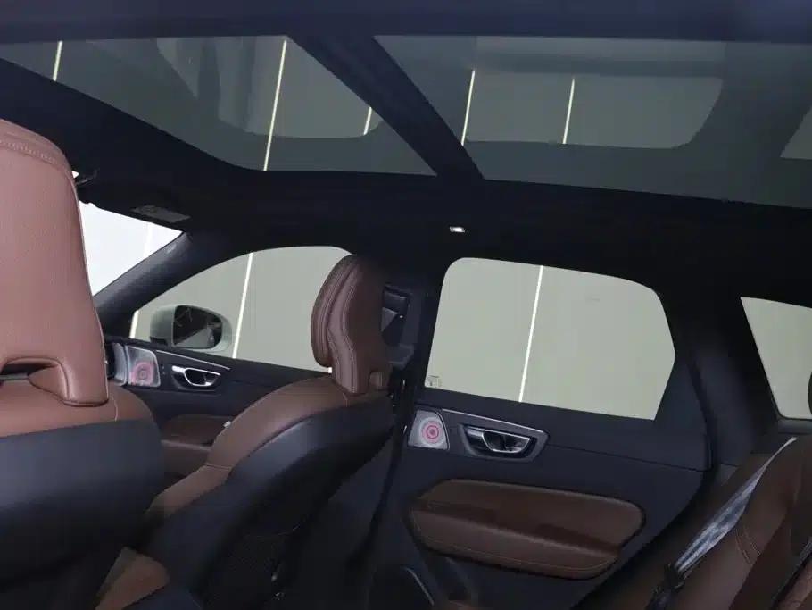 2025 Volvo XC60 B5 AWD Inscription Luxury Edition — миниатюра 27