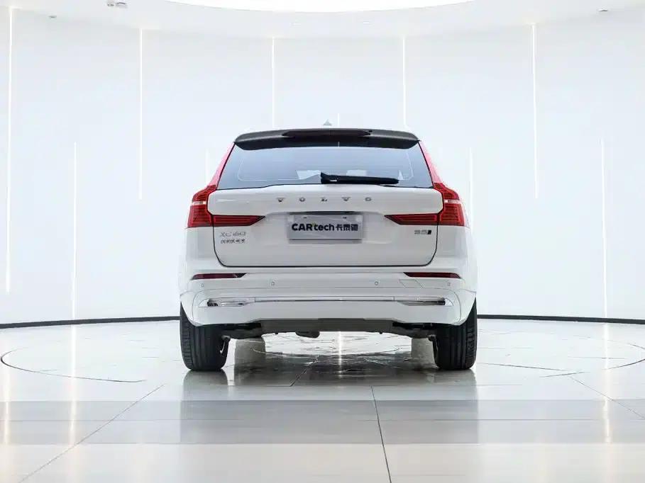 2025 Volvo XC60 B5 AWD Inscription Luxury Edition — миниатюра 6