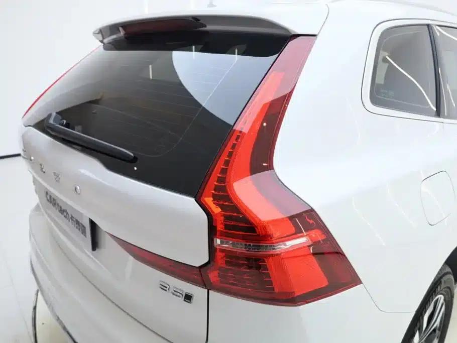 2025 Volvo XC60 B5 AWD Inscription Luxury Edition — миниатюра 10