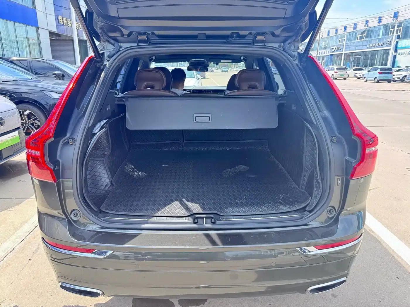 2021 Volvo XC60 T5 AWD Inscription Luxury Edition — миниатюра 15