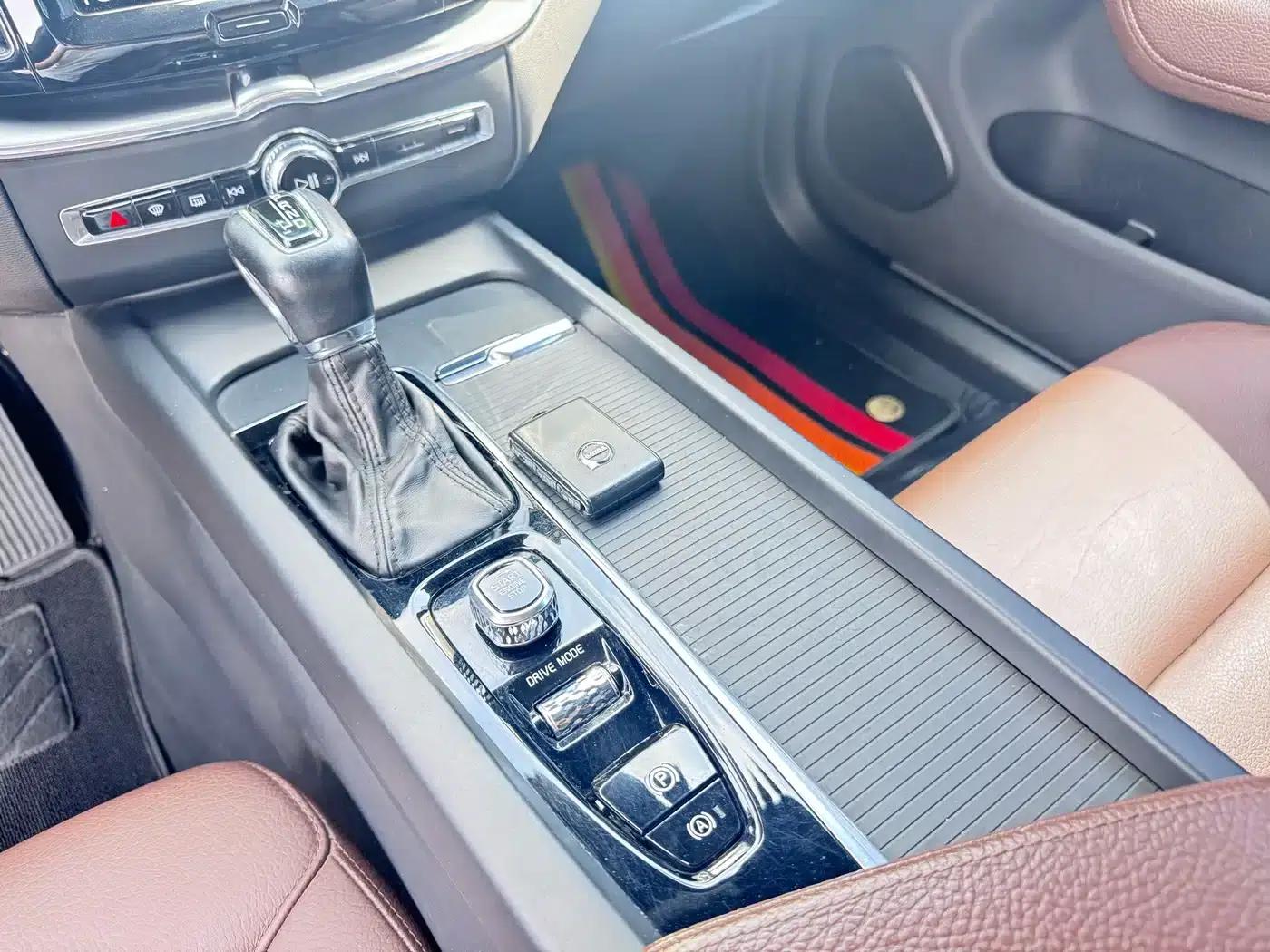 2021 Volvo XC60 T5 AWD Inscription Luxury Edition — миниатюра 10