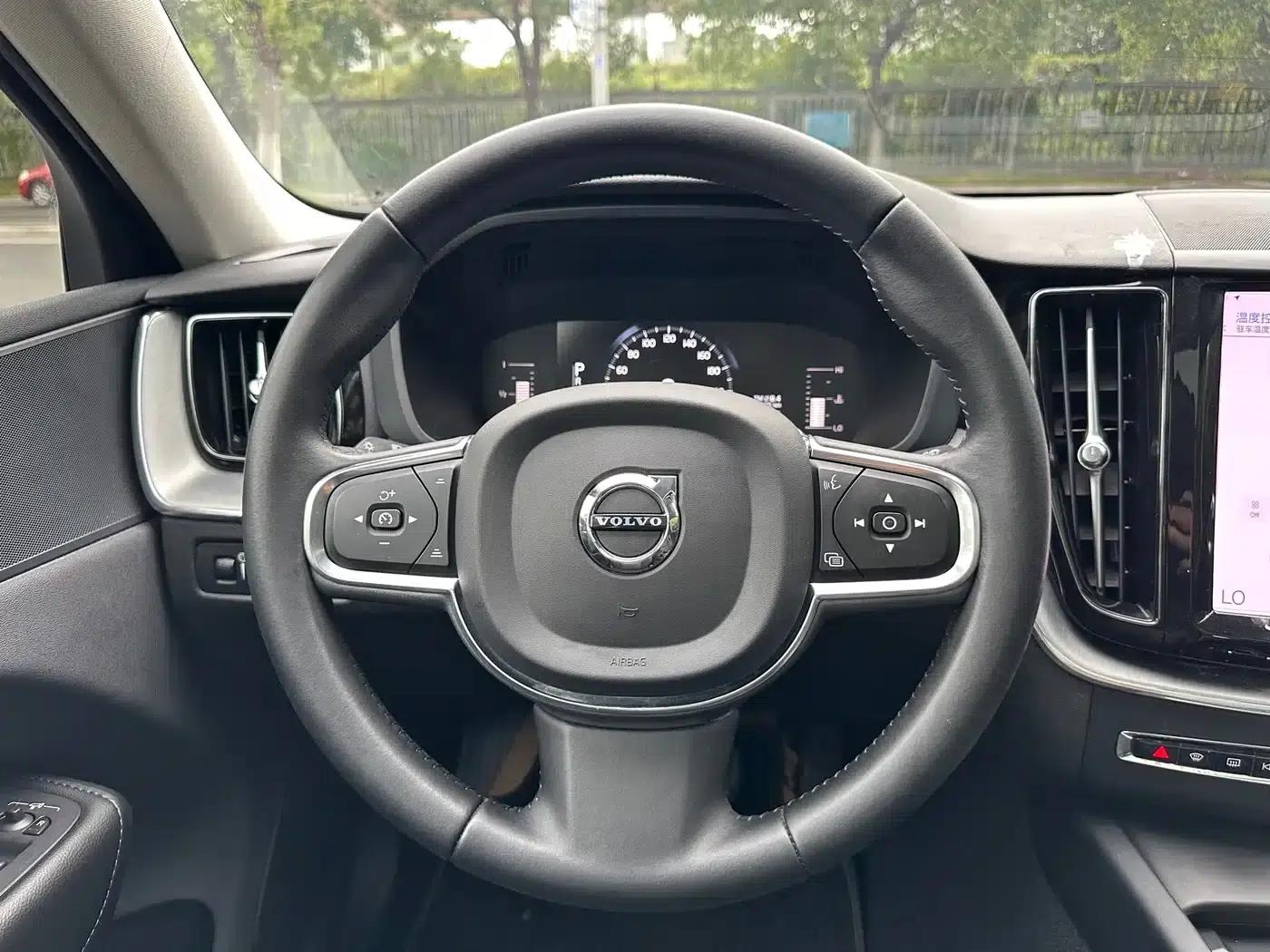 2021 Volvo XC60 T5 AWD Inscription Luxury Edition — миниатюра 15