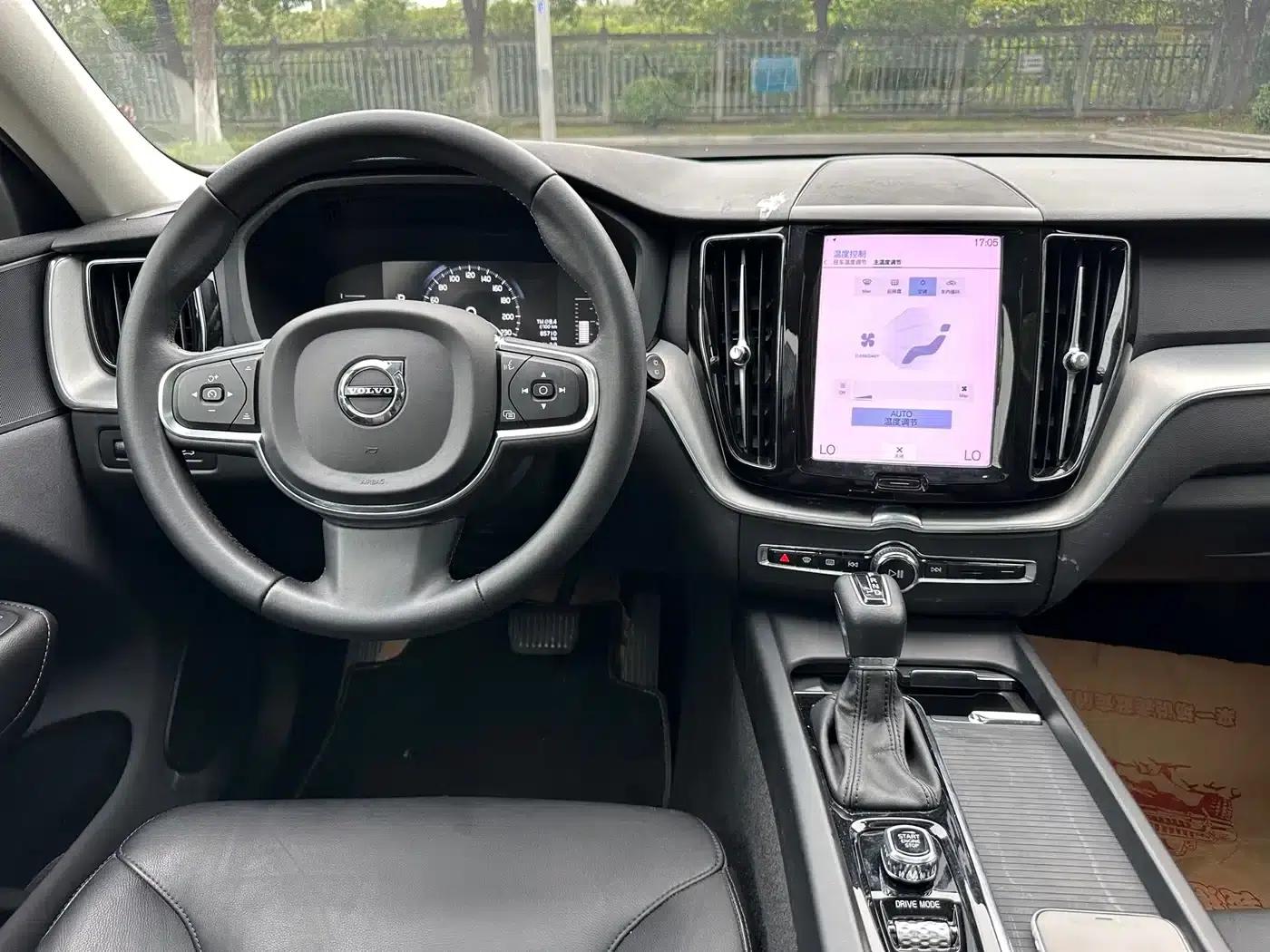 2021 Volvo XC60 T5 AWD Inscription Luxury Edition — миниатюра 16