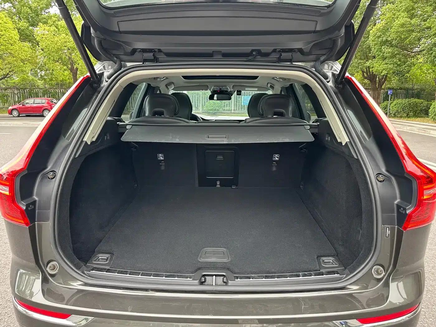 2021 Volvo XC60 T5 AWD Inscription Luxury Edition — миниатюра 20
