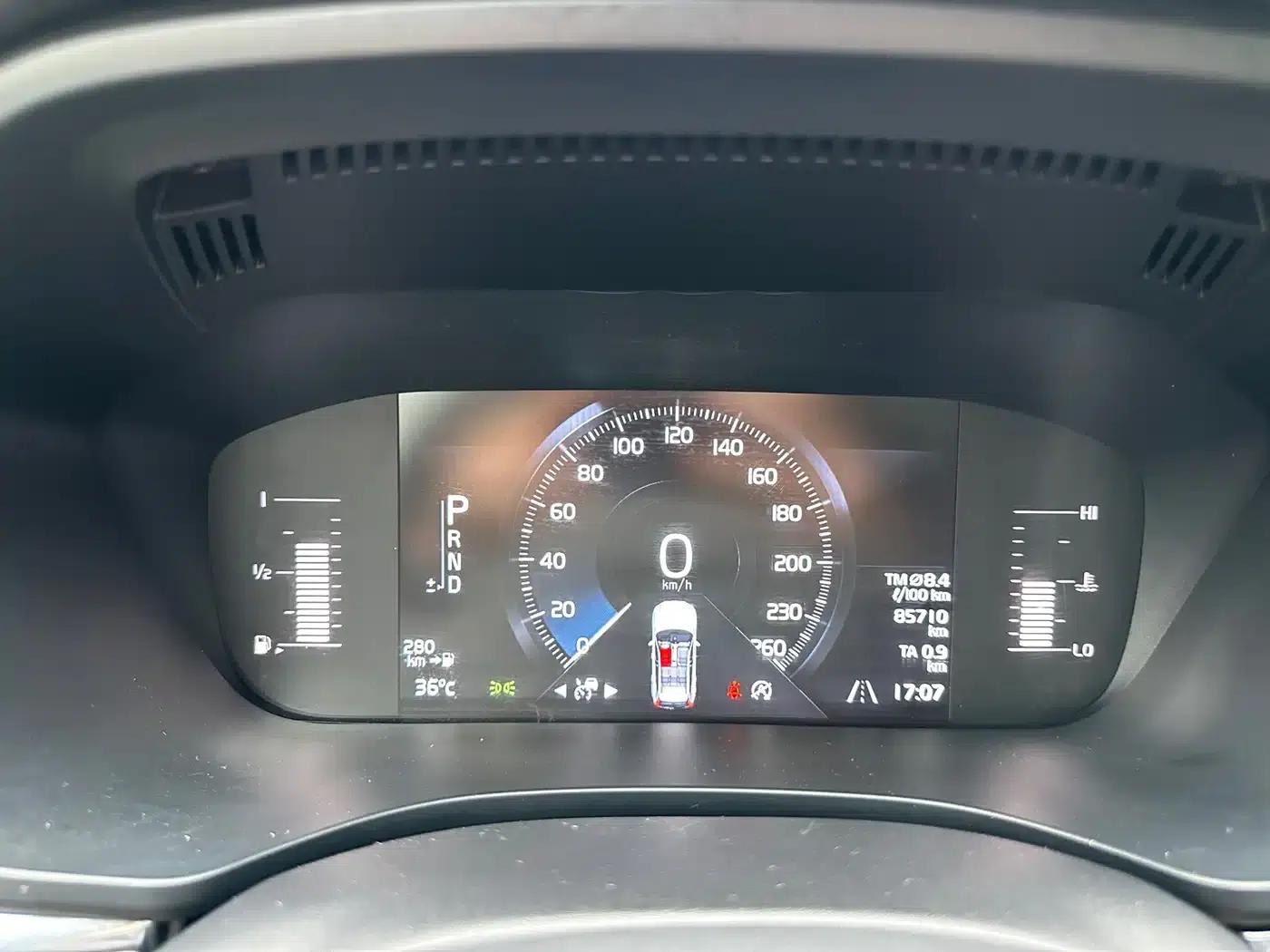 2021 Volvo XC60 T5 AWD Inscription Luxury Edition — миниатюра 22