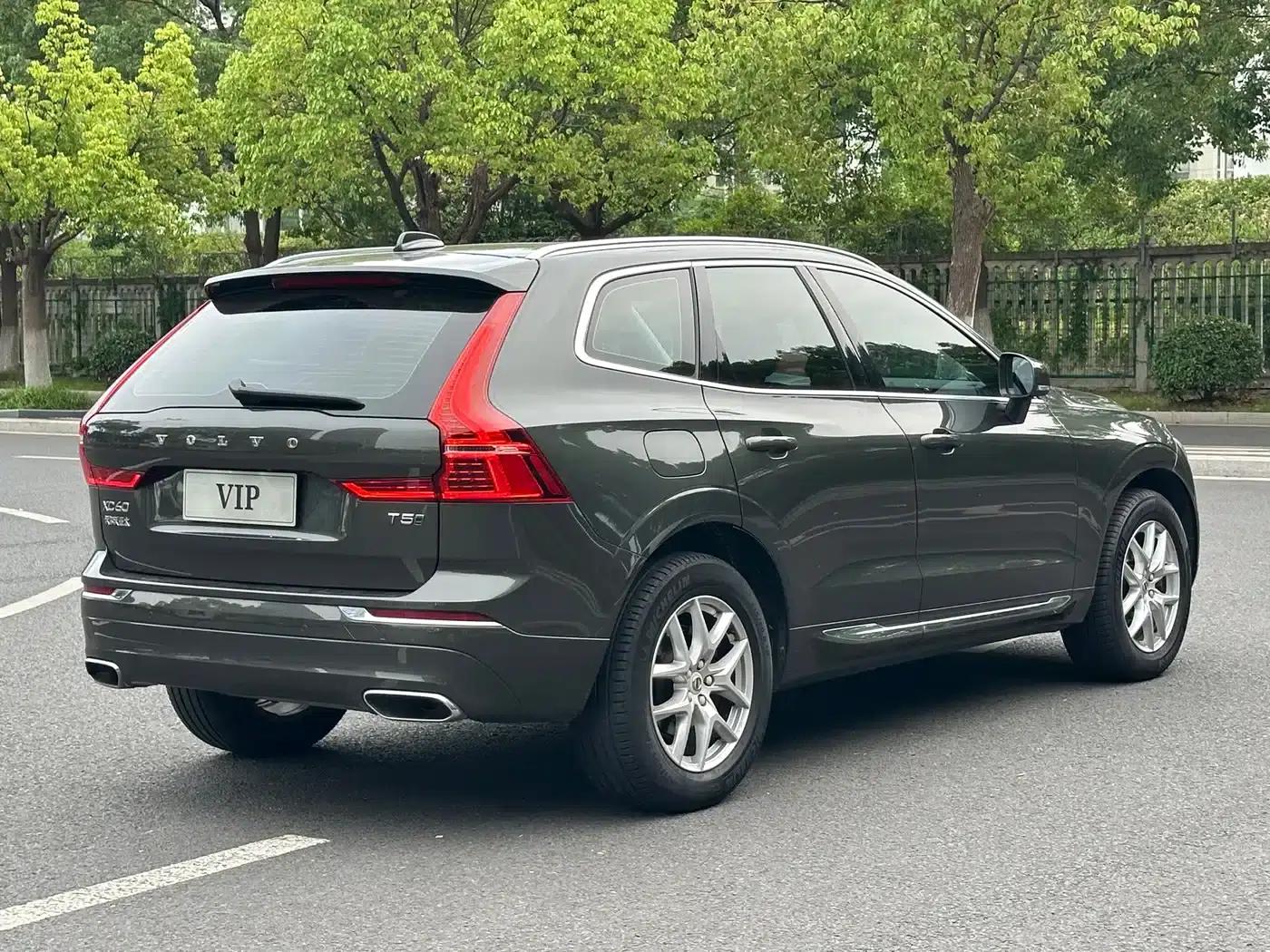 2021 Volvo XC60 T5 AWD Inscription Luxury Edition — миниатюра 6