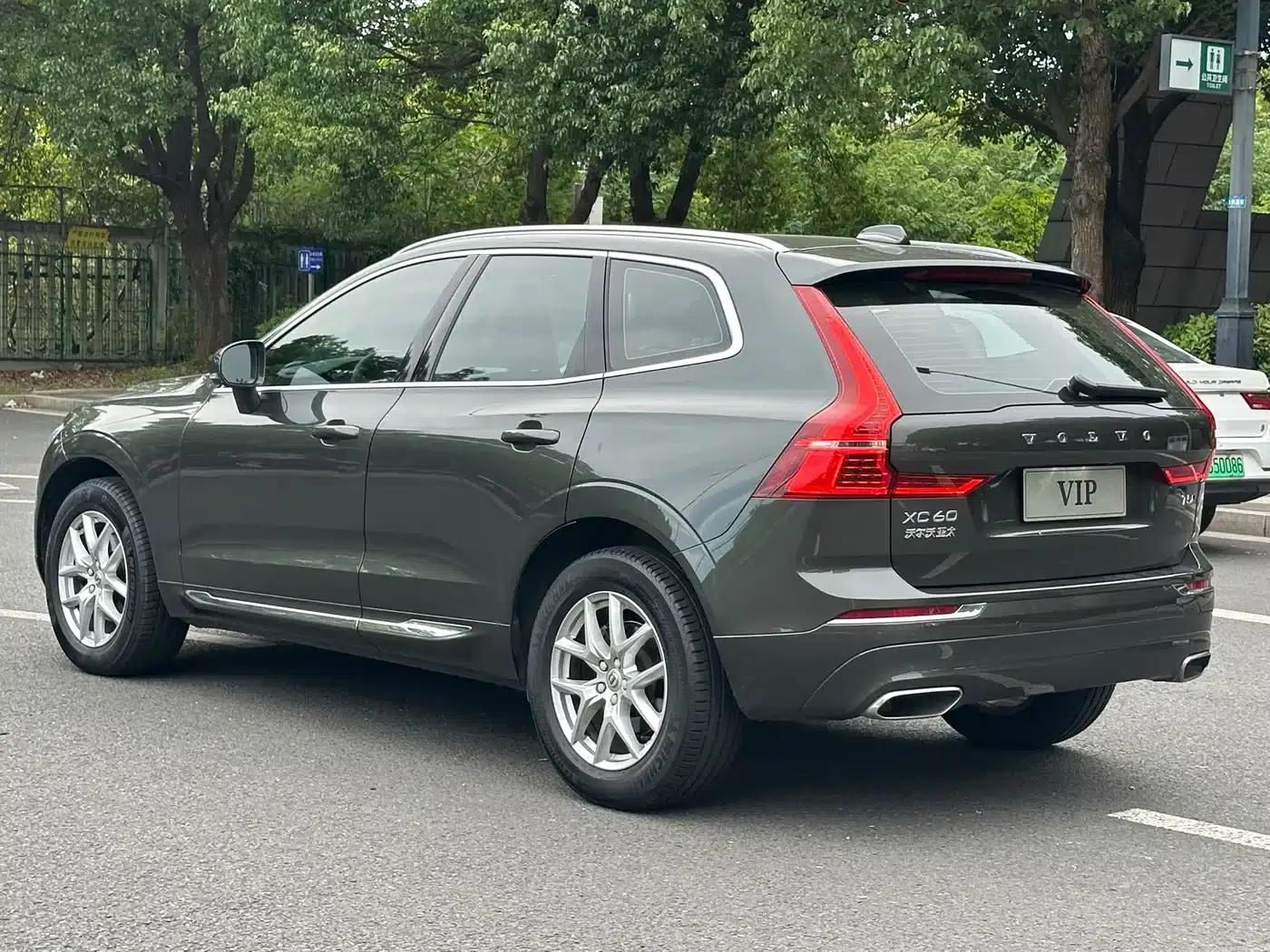 2021 Volvo XC60 T5 AWD Inscription Luxury Edition — миниатюра 7