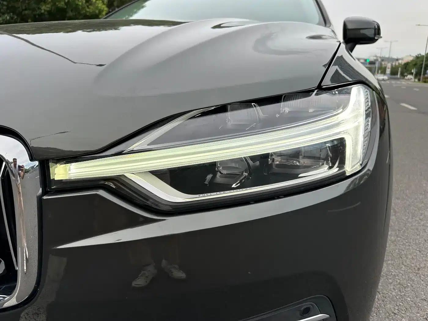 2021 Volvo XC60 T5 AWD Inscription Luxury Edition — миниатюра 10
