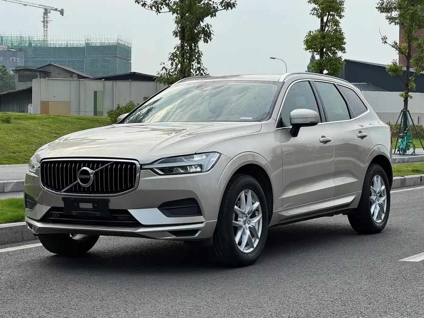 2018 Volvo XC60 T5 AWD Smart Edition — миниатюра 1