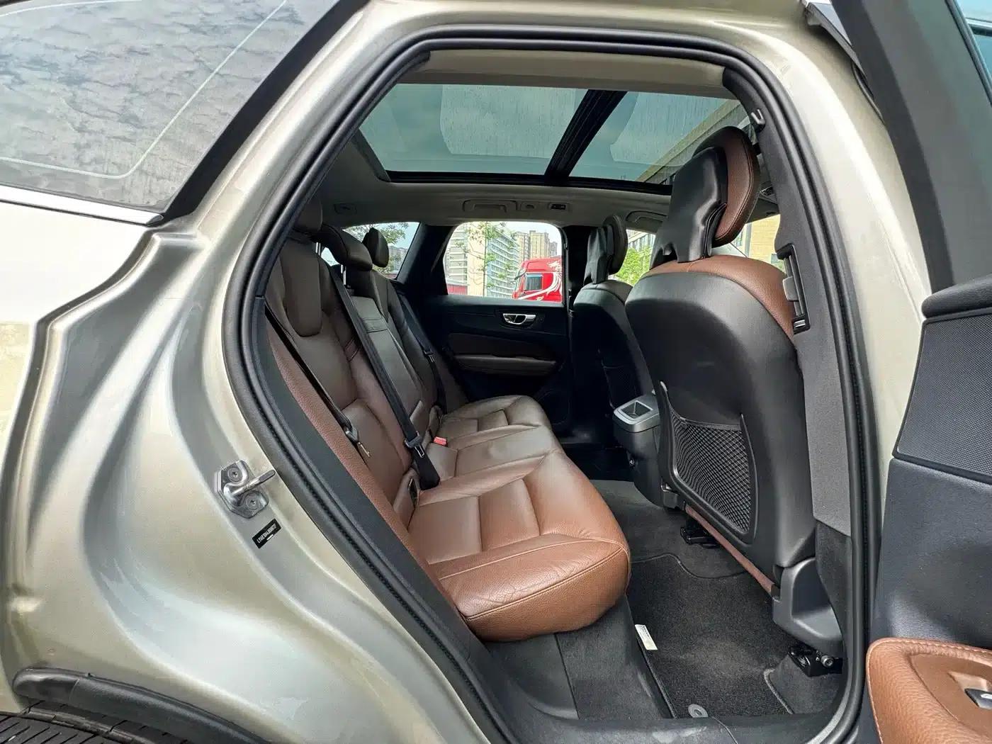 2018 Volvo XC60 T5 AWD Smart Edition — миниатюра 12