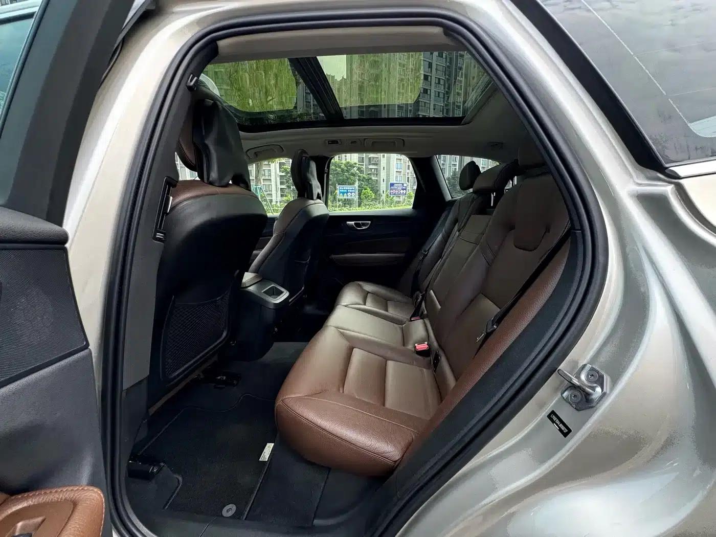 2018 Volvo XC60 T5 AWD Smart Edition — миниатюра 13