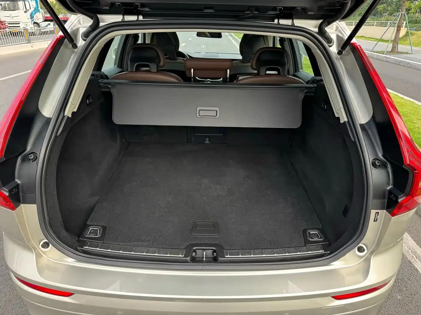 2018 Volvo XC60 T5 AWD Smart Edition — миниатюра 14