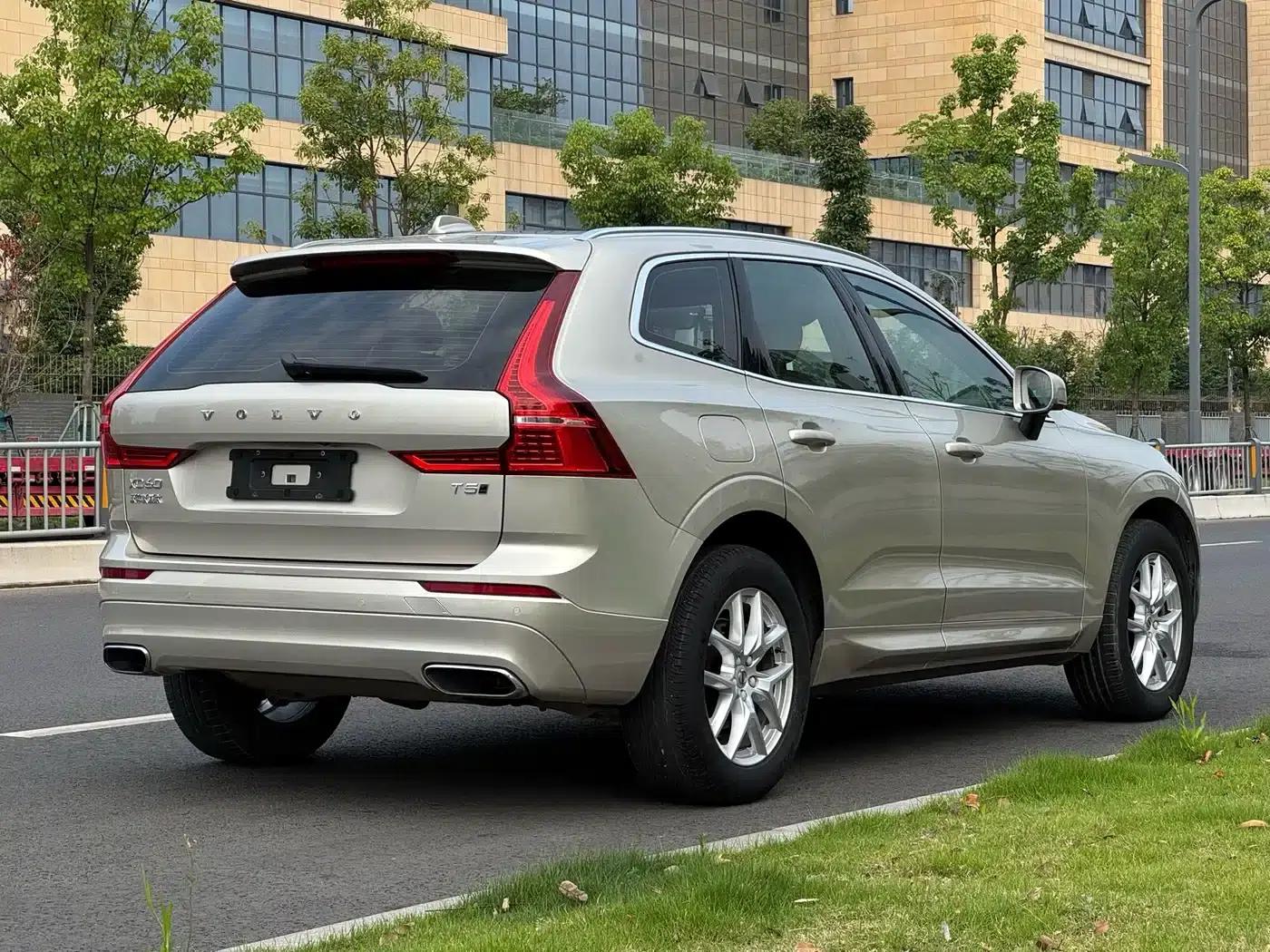 2018 Volvo XC60 T5 AWD Smart Edition — миниатюра 16