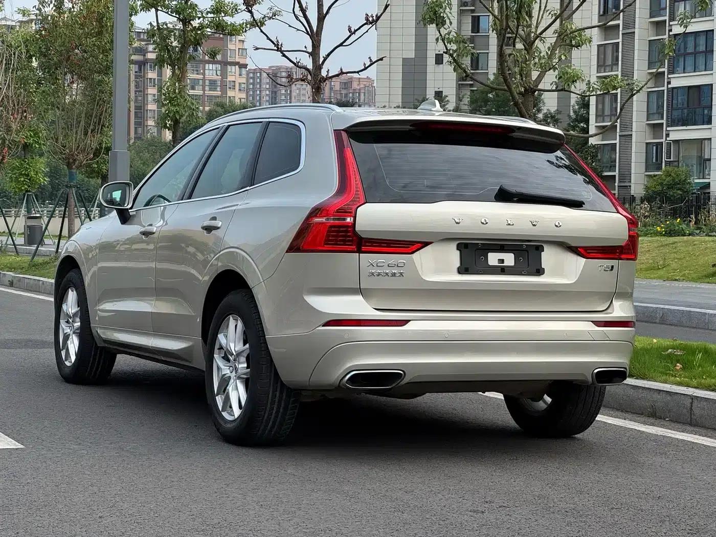 2018 Volvo XC60 T5 AWD Smart Edition — миниатюра 17