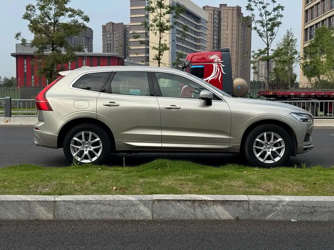 2018 Volvo XC60 T5 AWD Smart Edition — миниатюра 18