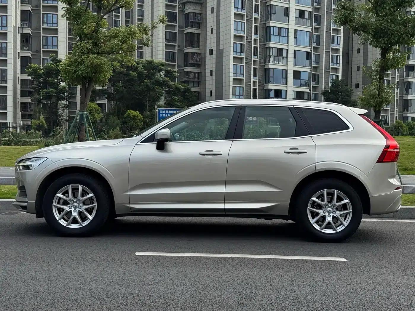 2018 Volvo XC60 T5 AWD Smart Edition — миниатюра 19