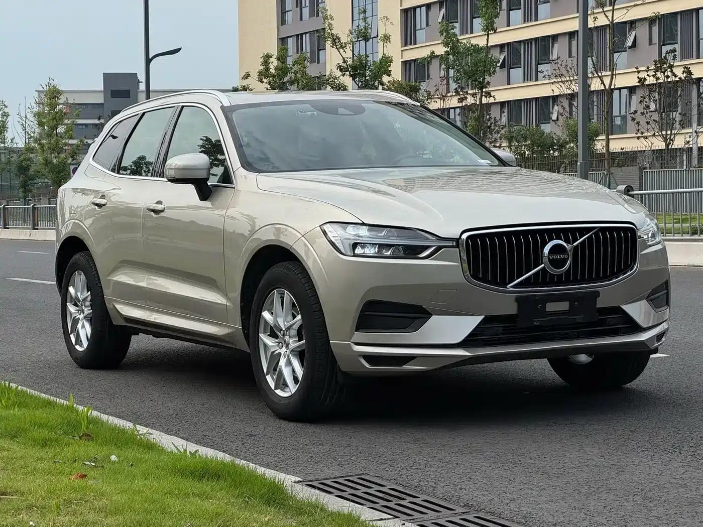 2018 Volvo XC60 T5 AWD Smart Edition — миниатюра 3