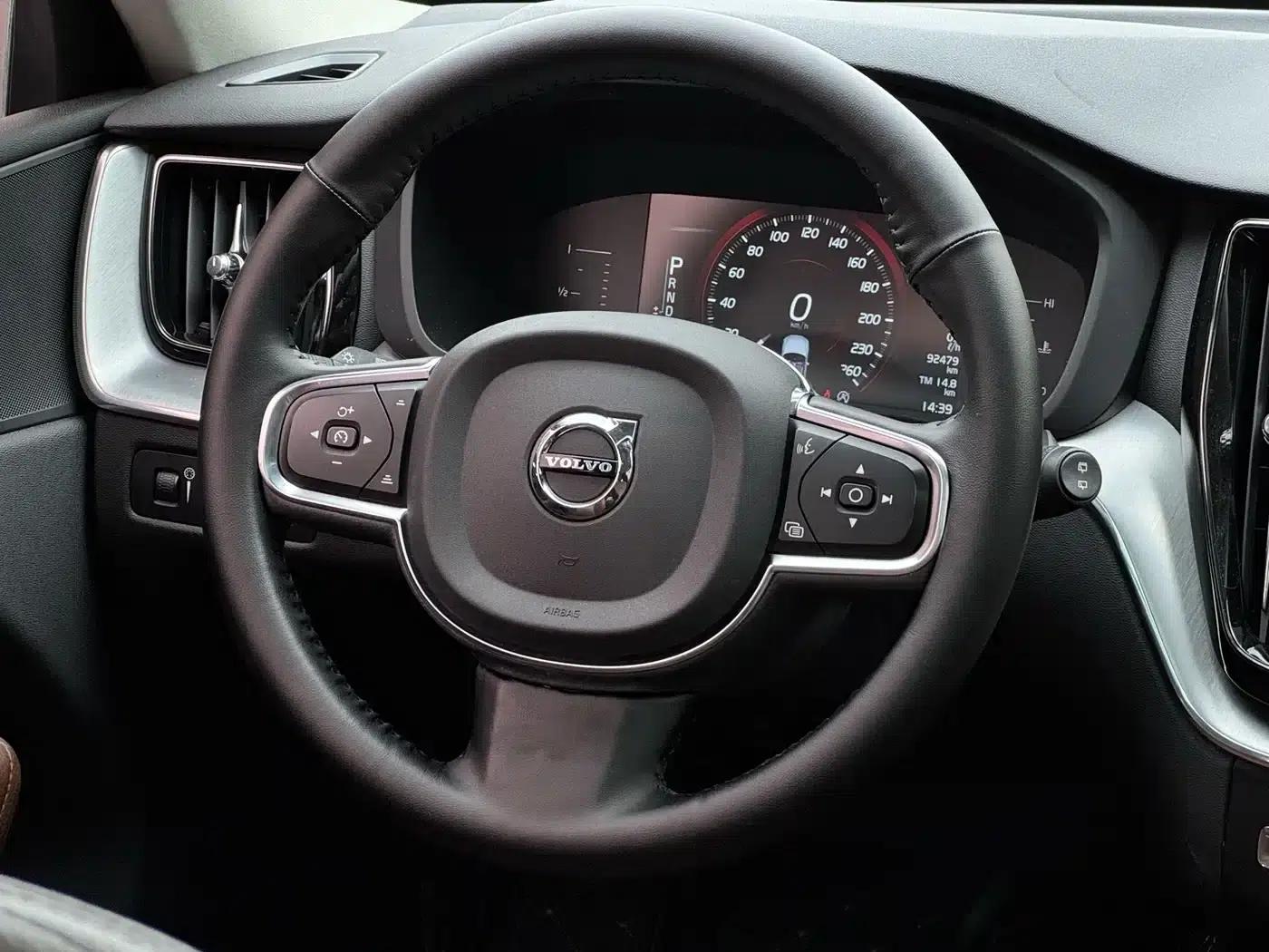 2020 Volvo XC60 T5 AWD Inscription Luxury Edition — миниатюра 11