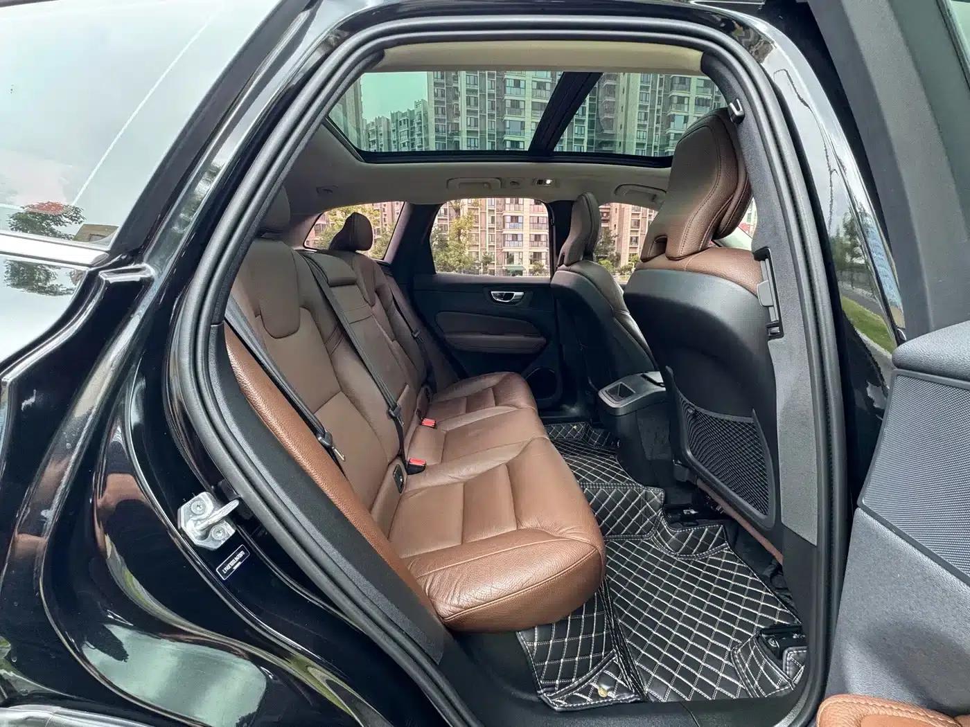 2020 Volvo XC60 T5 AWD Inscription Luxury Edition — миниатюра 14