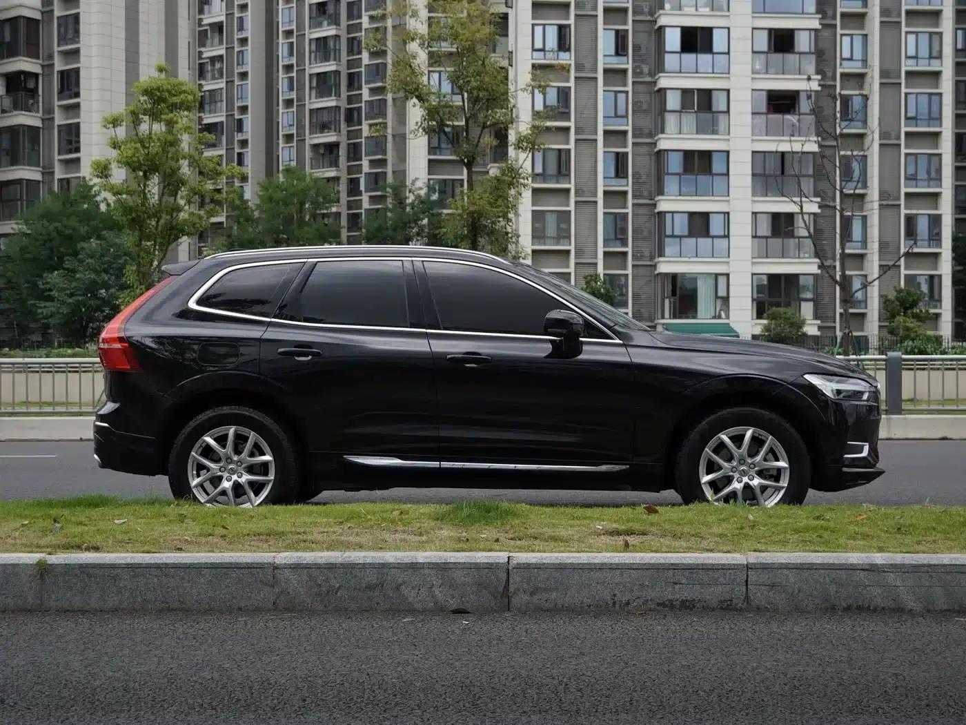 2020 Volvo XC60 T5 AWD Inscription Luxury Edition — миниатюра 17