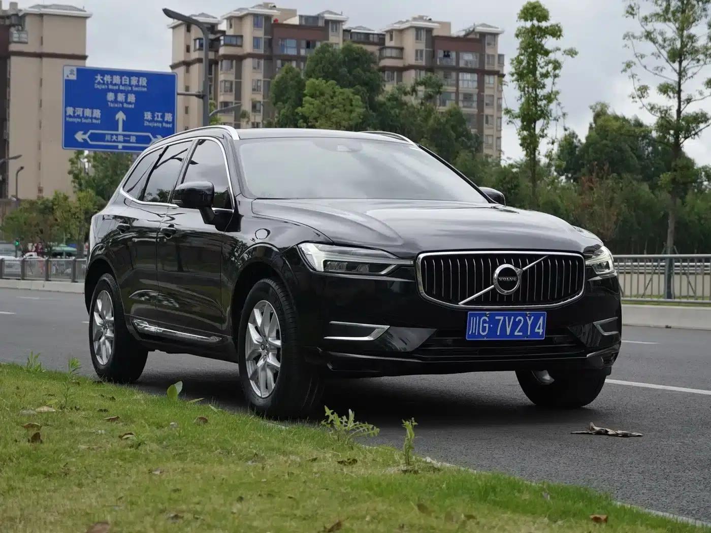 2020 Volvo XC60 T5 AWD Inscription Luxury Edition — миниатюра 3